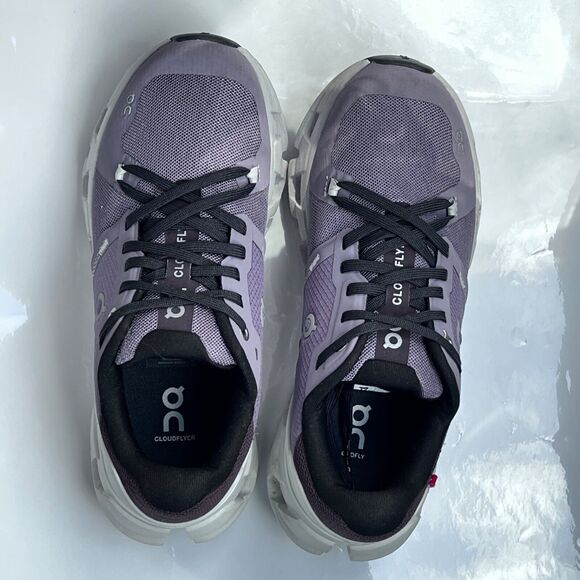 On Running | Women's Cloudflyer 4 | Shark / Pearl | Sz W6 | 71.98092 | Pre-owned - Picture 3 of 13